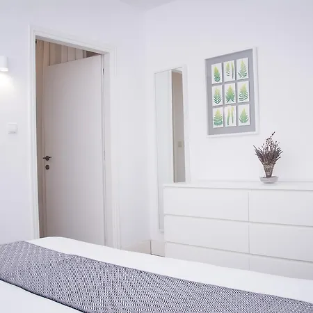 Avgerou And * Psakoudia