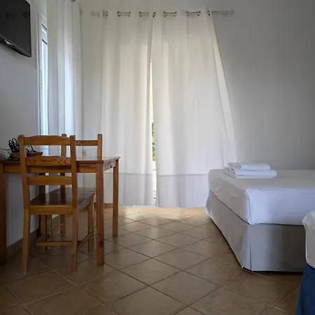 Avgerou And Apartman *
