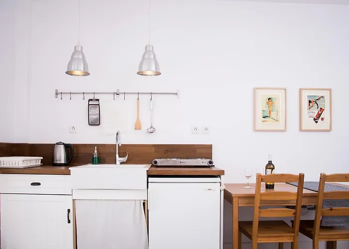 Apartament Avgerou And *